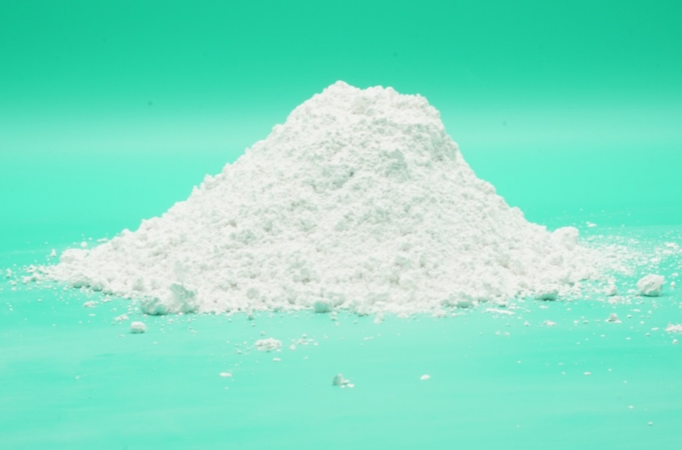 白剛玉微粉與棕剛玉微粉的性能對(duì)比  